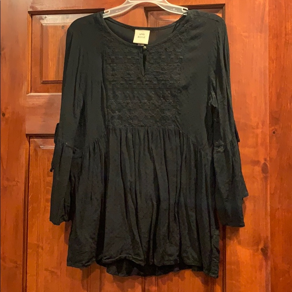 Black key hole top